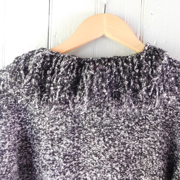 🎀 Fringe Knit Sweater - Picture 4 of 5